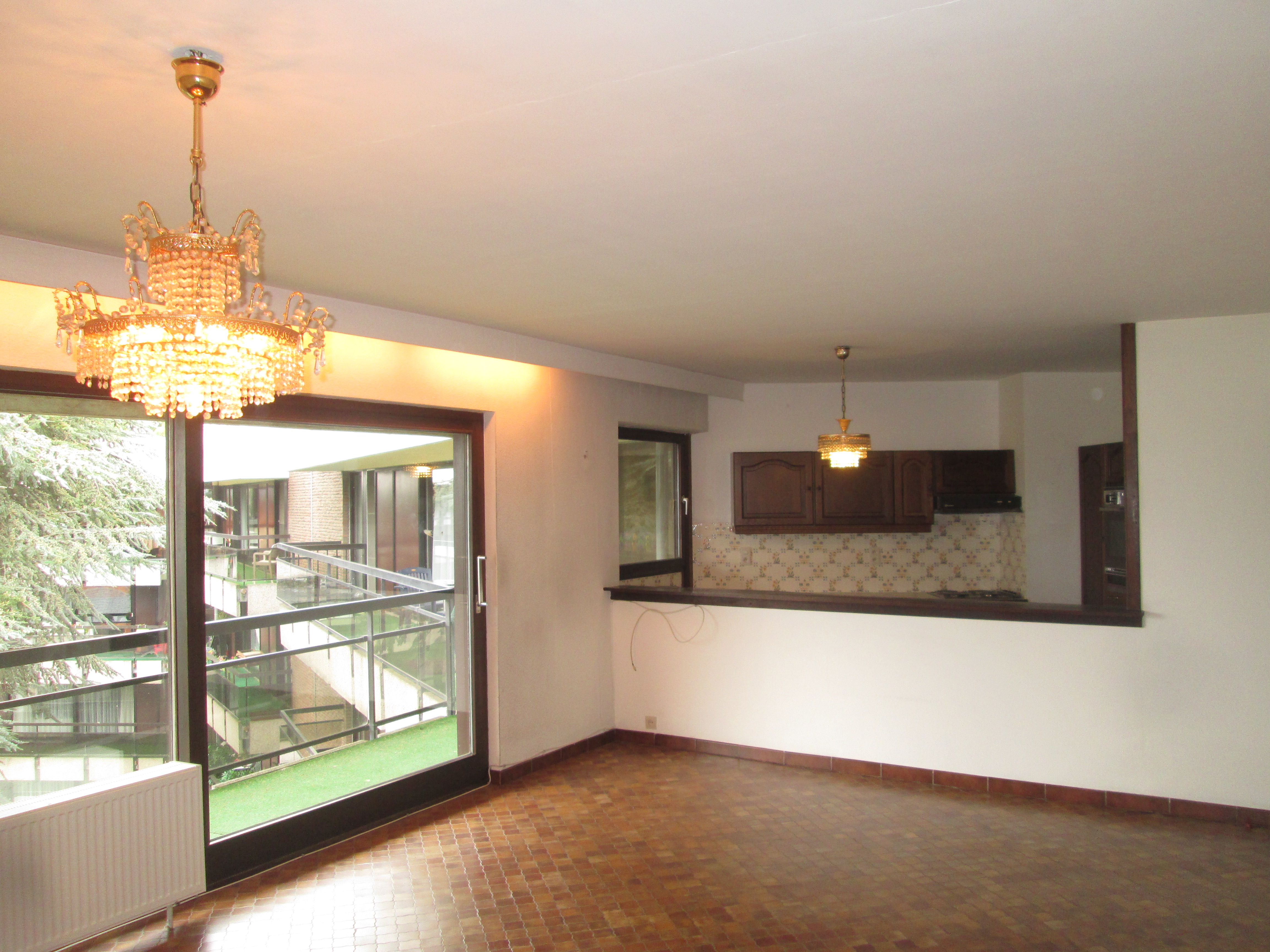 Grand Studio à louer 5ème étage Résidence LE VERSAILLES   Tournai